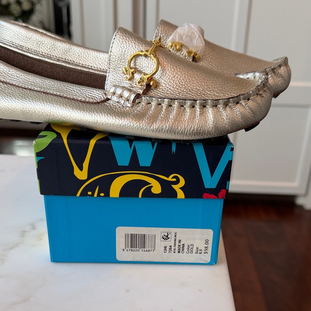 C wonder NWT Gold Metallic Leather Loafers 👞 Chain Detail women 8.5 in box 📦